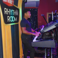 Dee Lucas Live