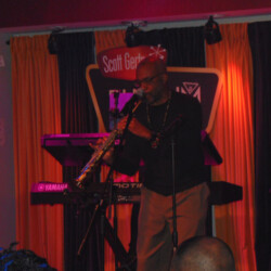 Dee Lucas Live