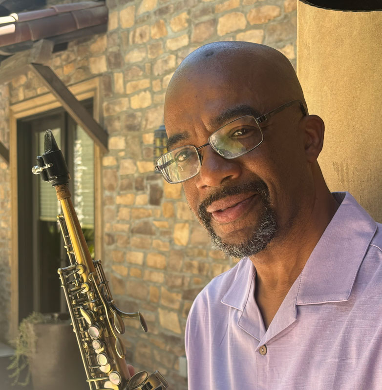 Saxophonist Dee Lucas Live in Concert